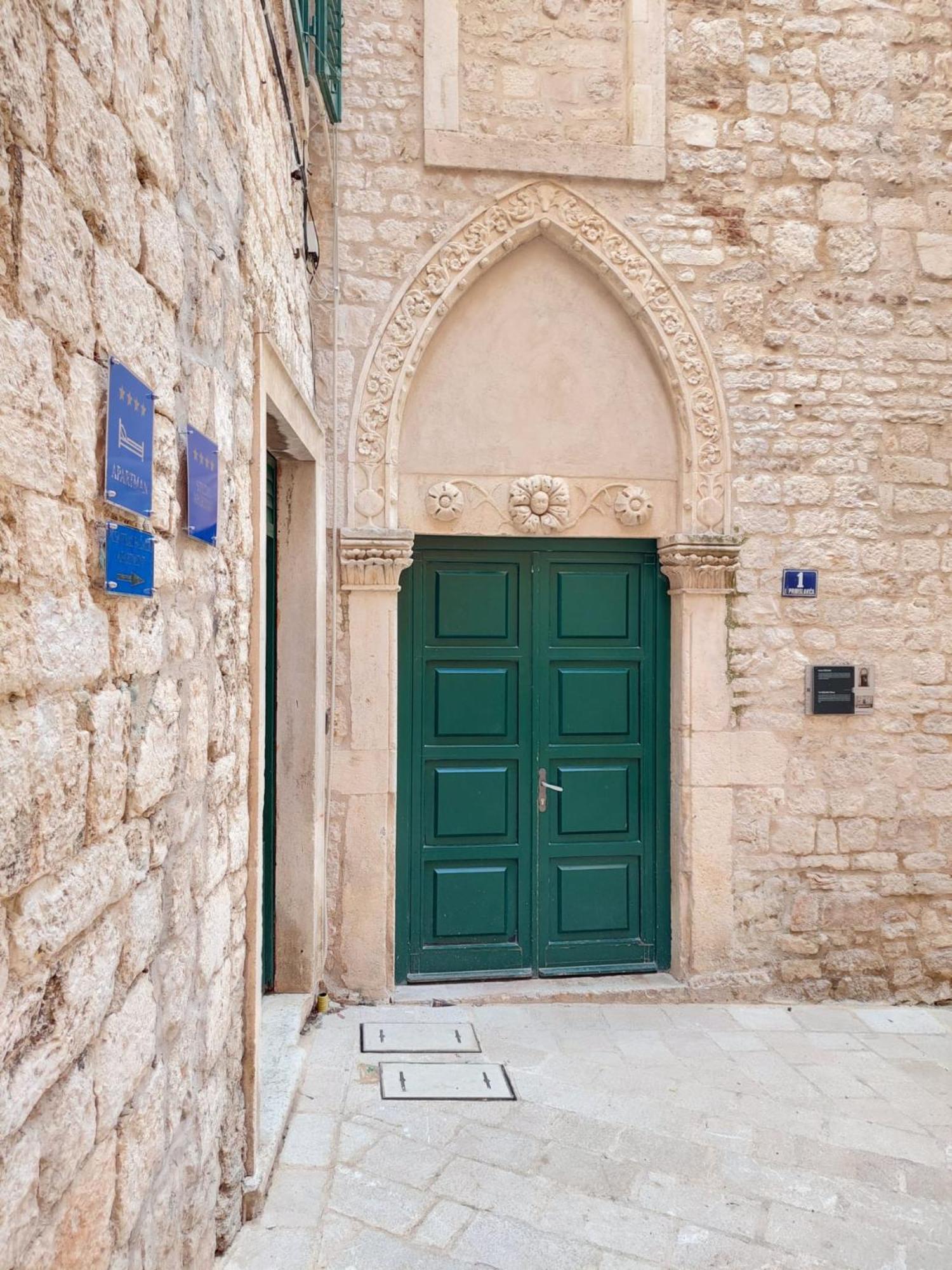 Central Palace Apartment Šibenik Dış mekan fotoğraf